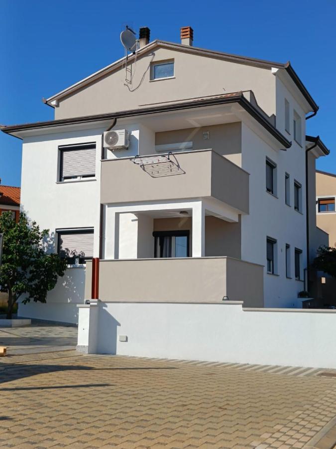 Apartment Ivana With The Pool
